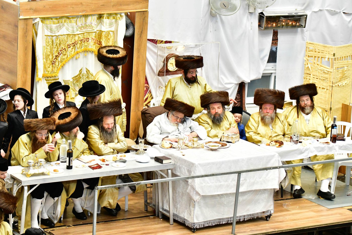 נעילת החג שמחת תורה בחצר הקודש תולדות אברהם יצחק | צילום: שוקי לרר