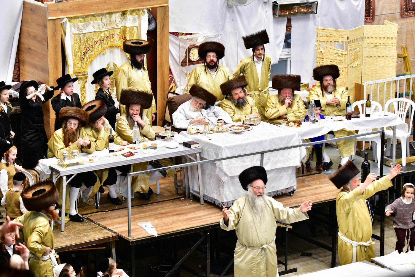 נעילת החג שמחת תורה בחצר הקודש תולדות אברהם יצחק | צילום: שוקי לרר