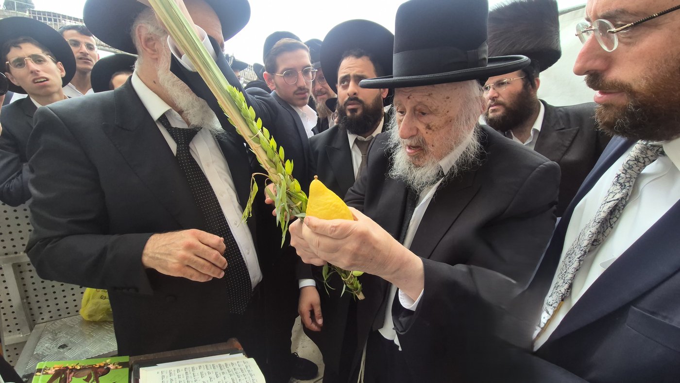 חג הסוכות במחיצת מרן הגרב"ד פוברסקי שליט"א