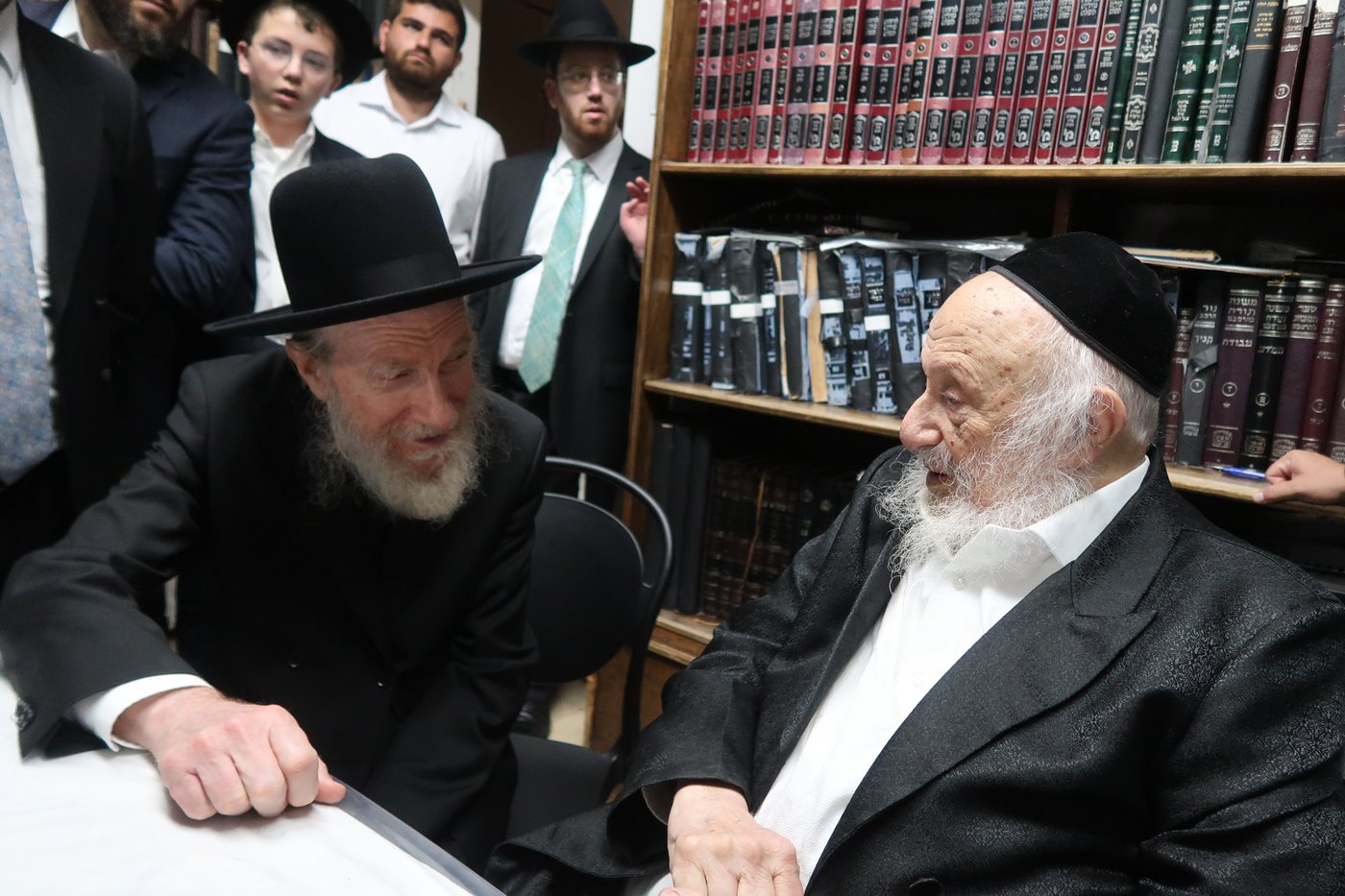 חג הסוכות במחיצת מרן הגרב"ד פוברסקי שליט"א
