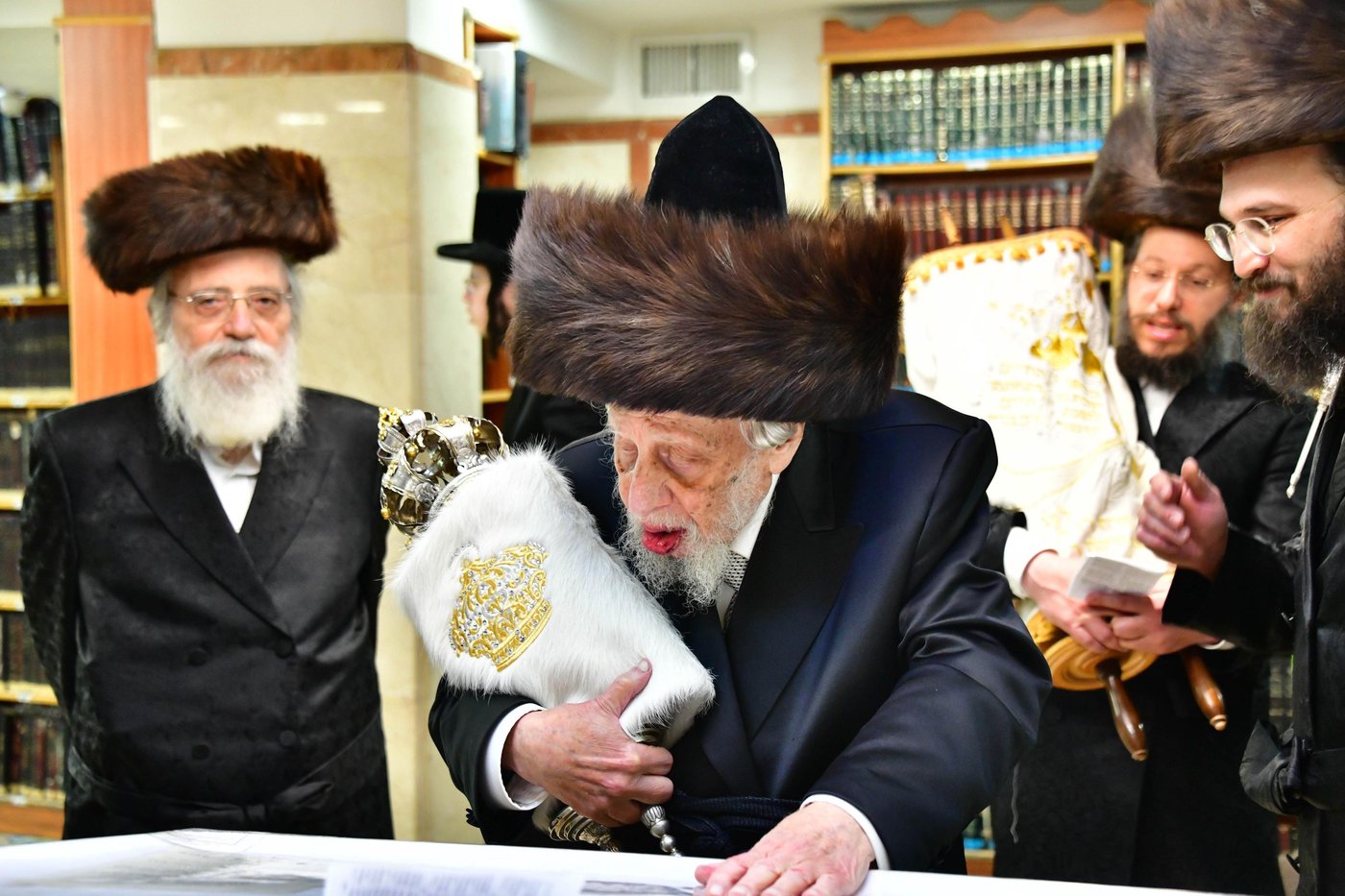הקפות שניות בחצר קופיטשניץ | צילום: שוקי לרר