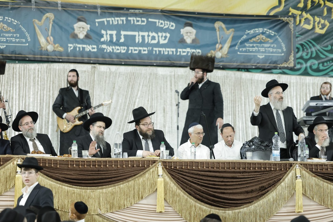 שמחת בית השואבה בברכת שמואל | צילום: שמוליק קורלנסקי