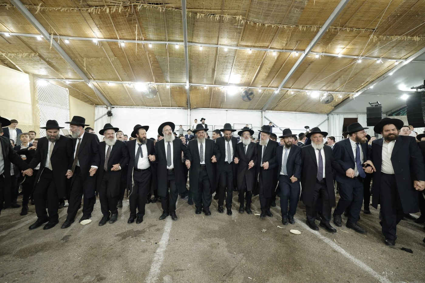 שמחת בית השואבה בברכת שמואל | צילום: שמוליק קורלנסקי