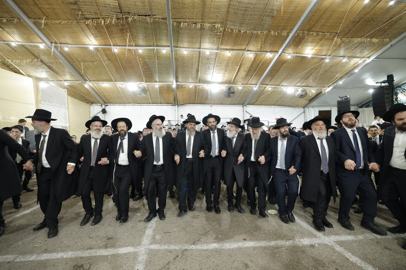 שמחת בית השואבה בברכת שמואל | צילום: שמוליק קורלנסקי