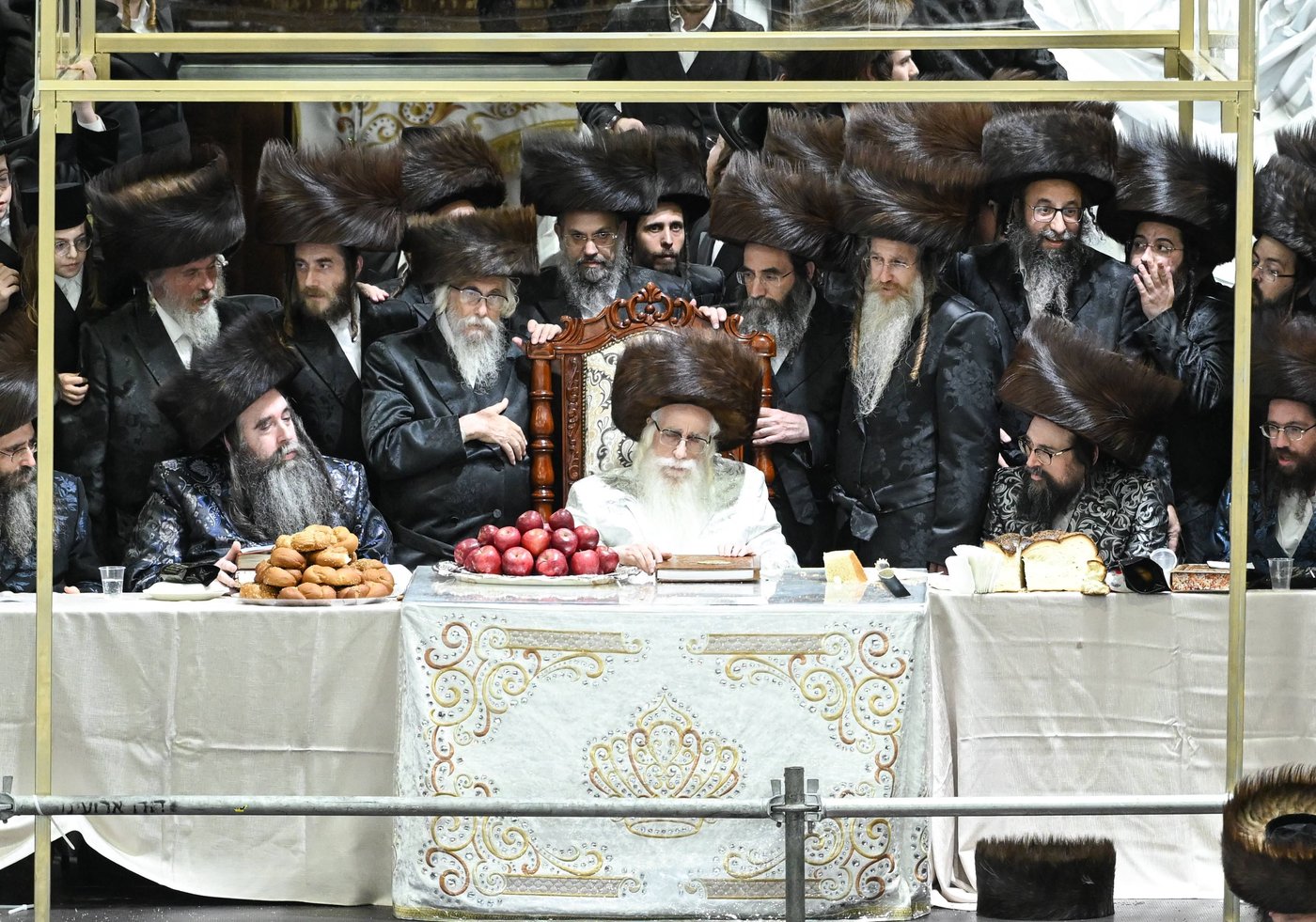 עפל טיש בצאנז