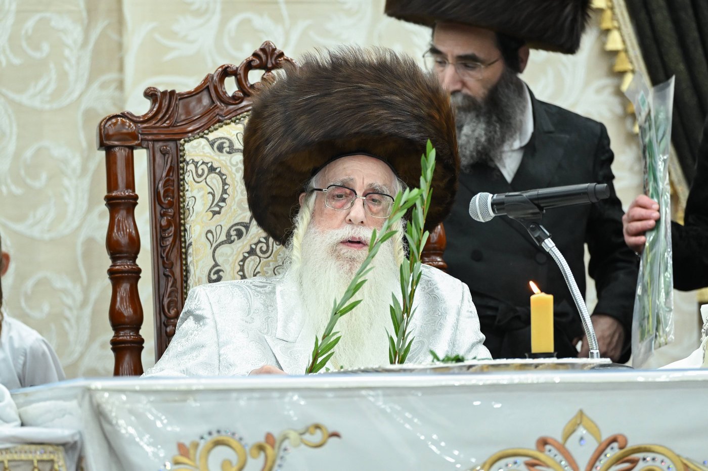 הושענא רבה בחצר הקודש צאנז
