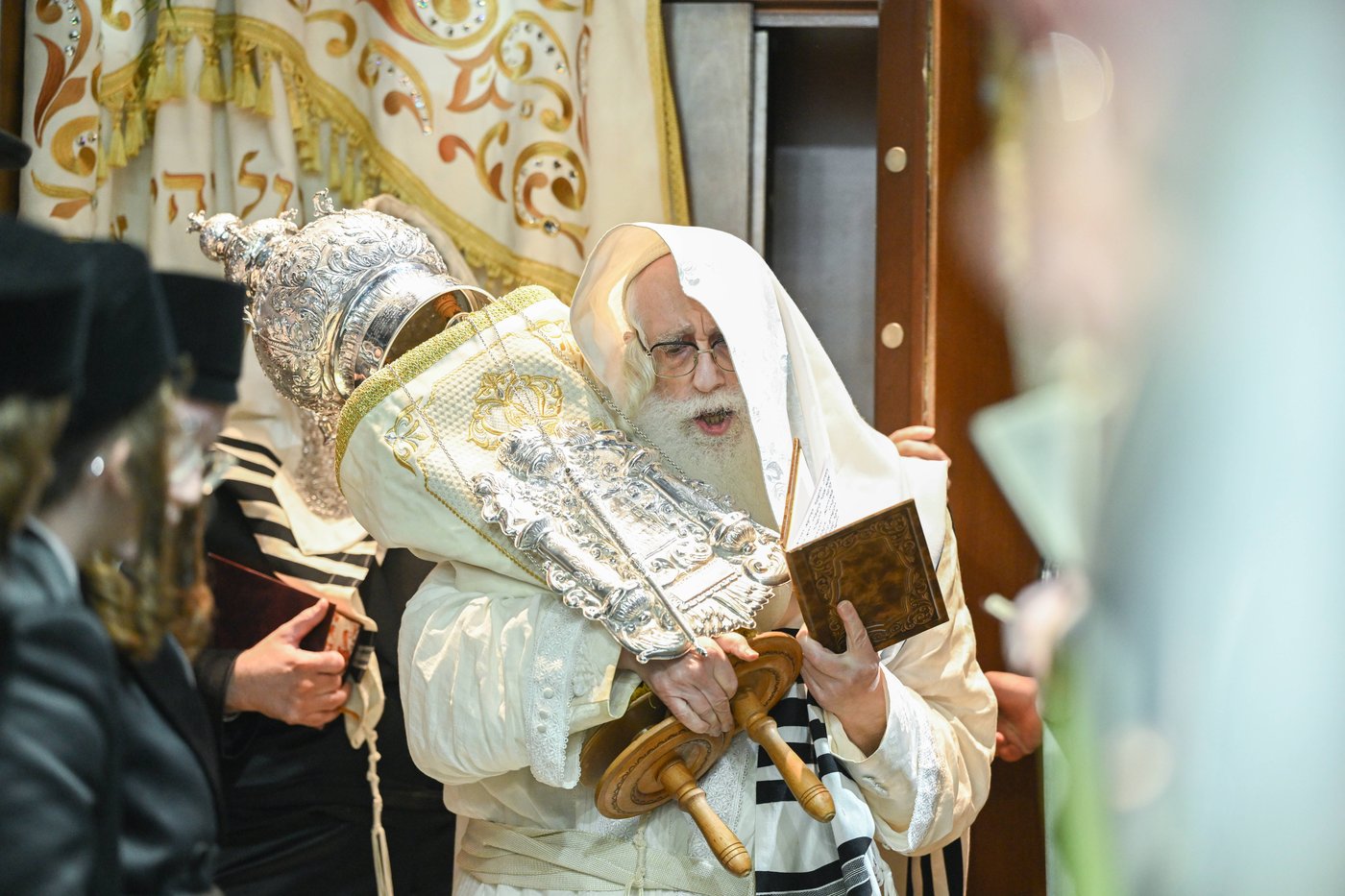 הושענא רבה בחצר הקודש צאנז