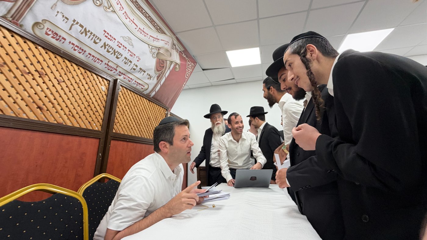 מהמעמד בו חולקו המענקים