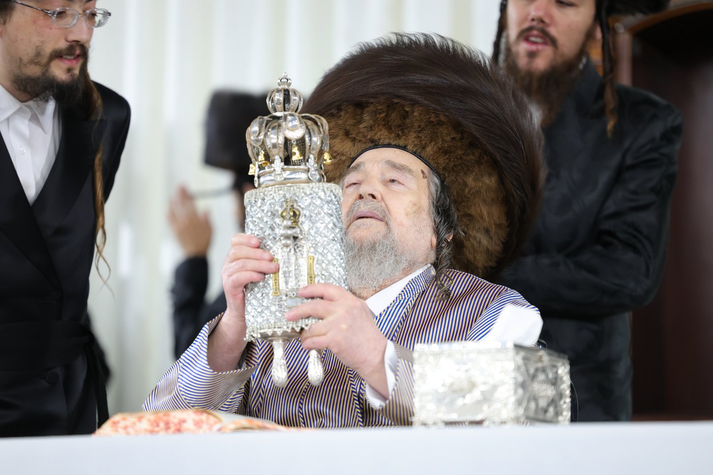 הקפות שניות אצל הגאון רבי יעקב מאיר שכטר