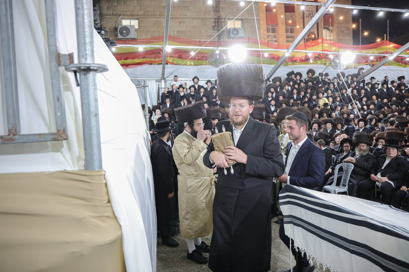 הקפות שניות אצל הגאון רבי יעקב מאיר שכטר