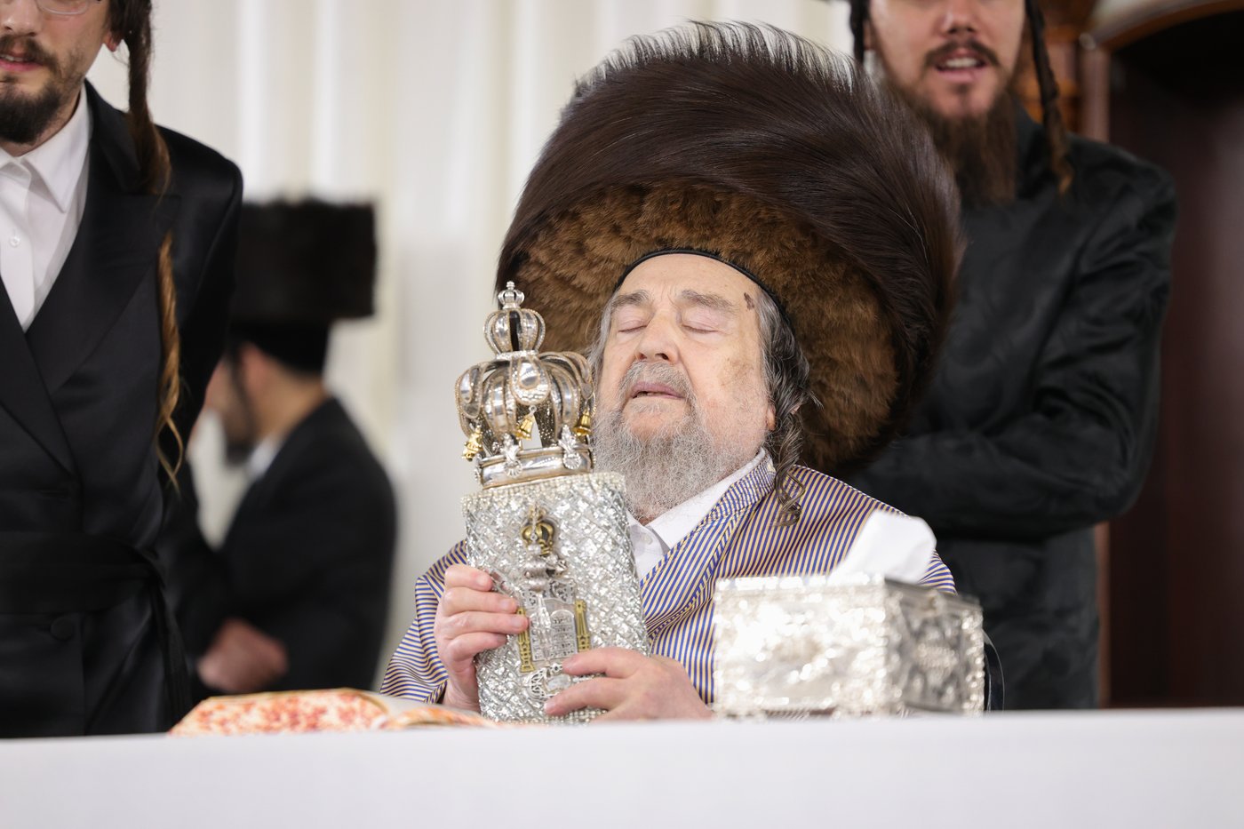הקפות שניות אצל הגאון רבי יעקב מאיר שכטר