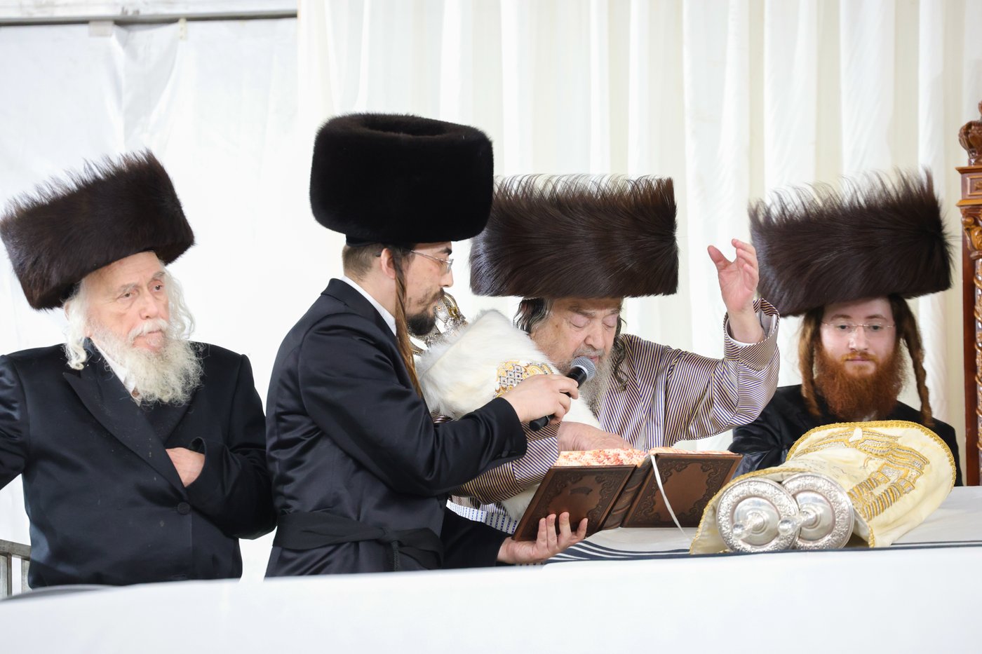 הקפות שניות אצל הגאון רבי יעקב מאיר שכטר