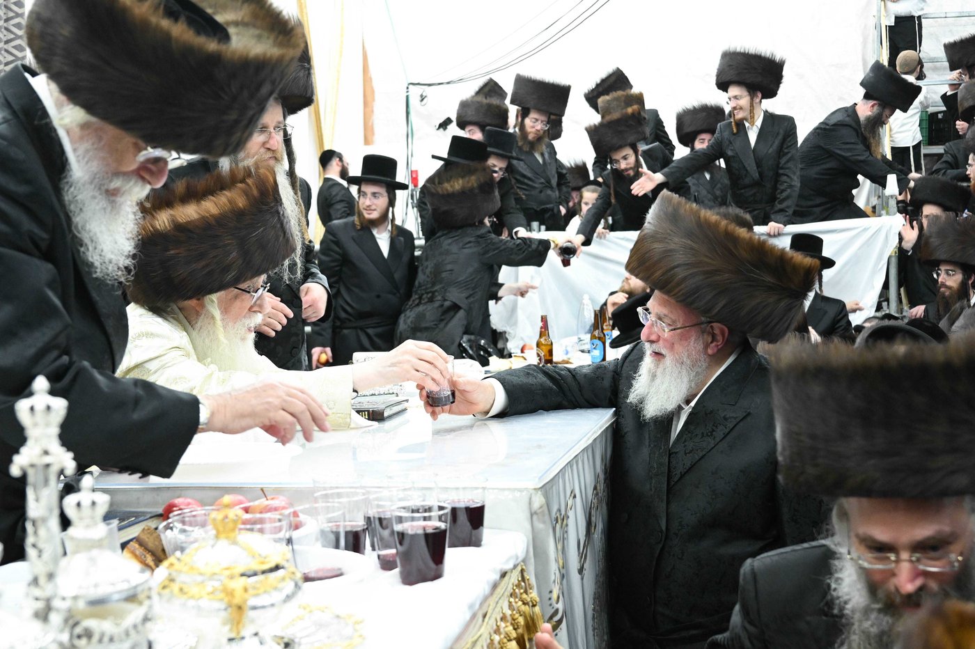 סוכות בחצר הקודש צאנז
