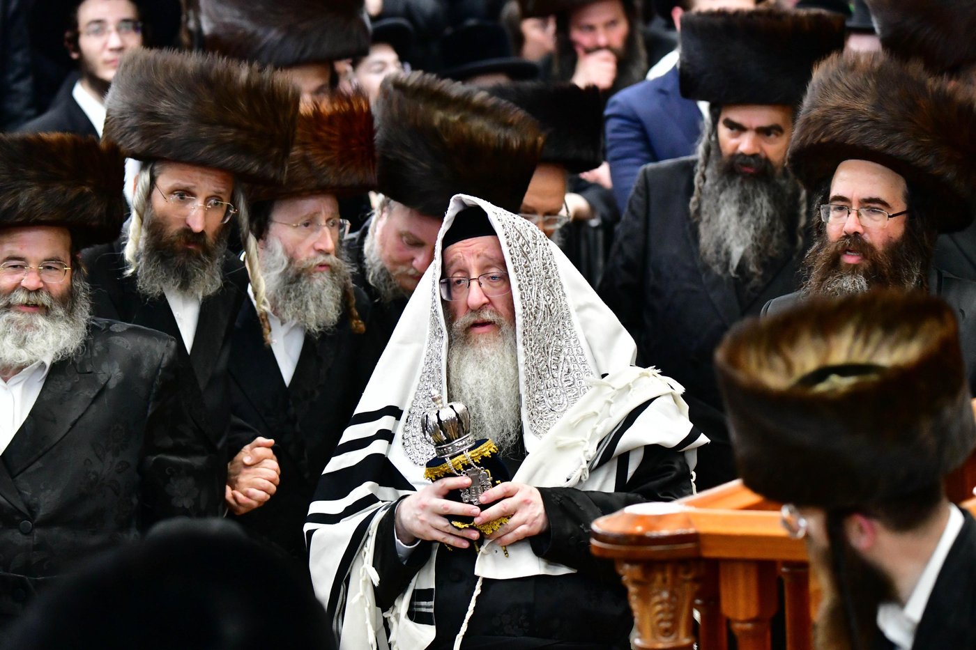 הקפות שניות בחצר הקודש ביאלה | צילום: שוקי לרר