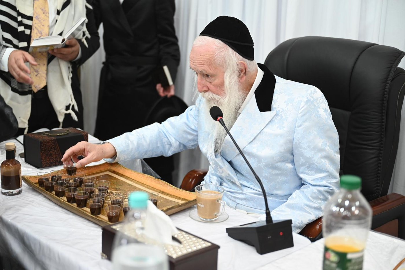 חג הסוכות אצל הגרי"ד גרוסמן | צילום: י.ש. חיימסון