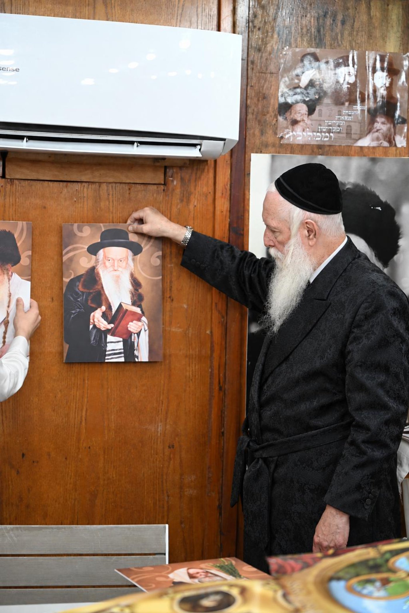 חג הסוכות אצל הגרי"ד גרוסמן | צילום: י.ש. חיימסון