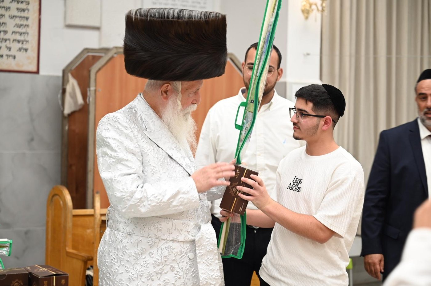 חג הסוכות אצל הגרי"ד גרוסמן | צילום: י.ש. חיימסון
