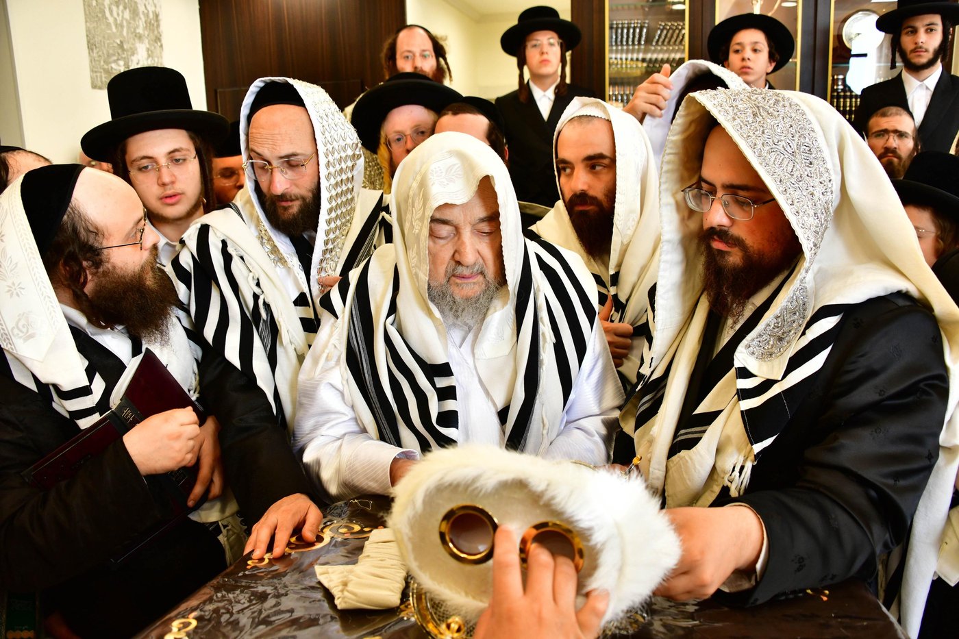 הושענא רבה אצל הגאון רבי יעקב מאיר שכטר
