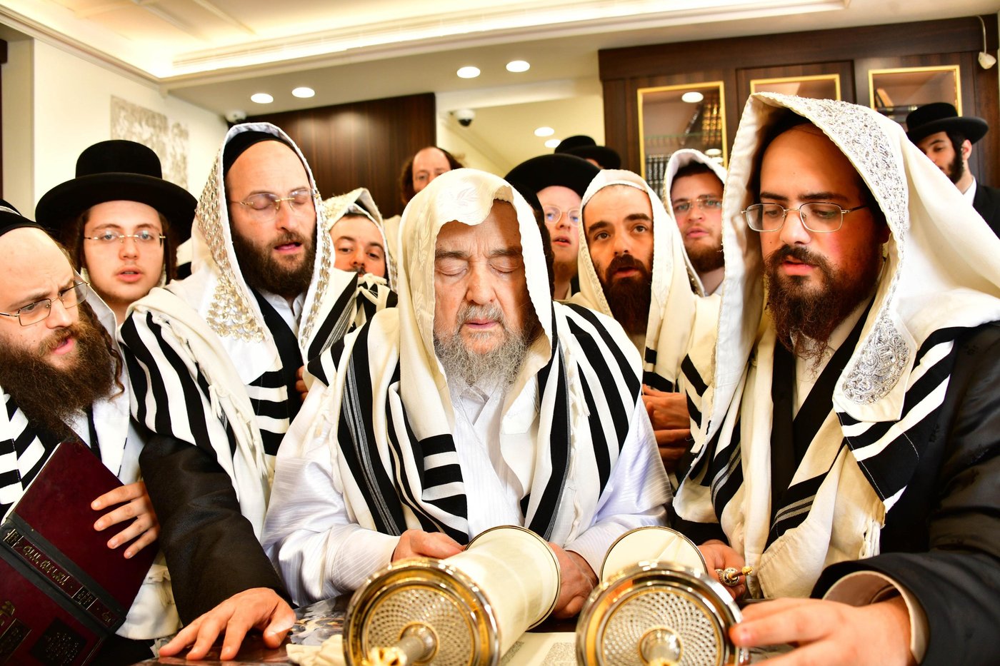 הושענא רבה אצל הגאון רבי יעקב מאיר שכטר