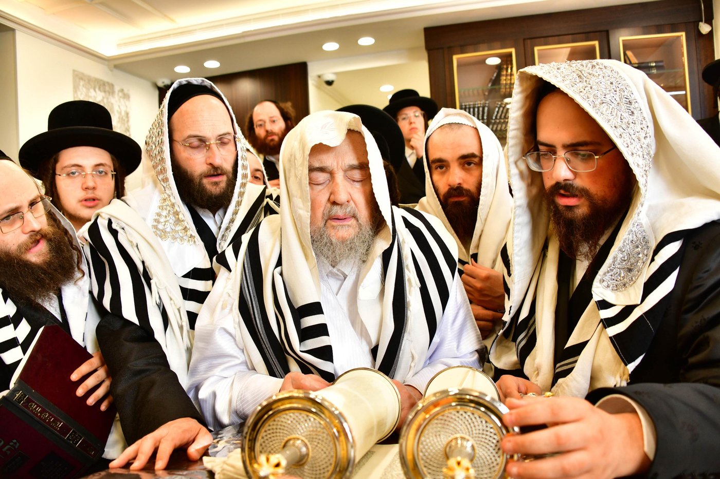 הושענא רבה אצל הגאון רבי יעקב מאיר שכטר