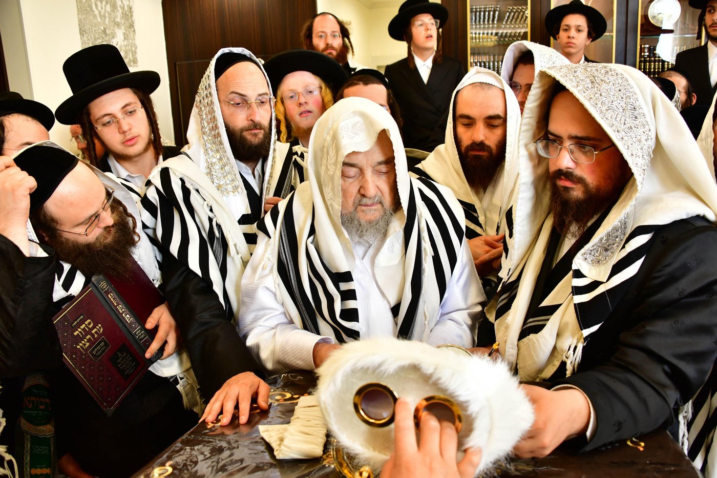 הושענא רבה אצל הגאון רבי יעקב מאיר שכטר