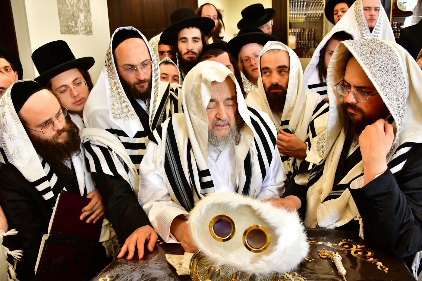 הושענא רבה אצל הגאון רבי יעקב מאיר שכטר