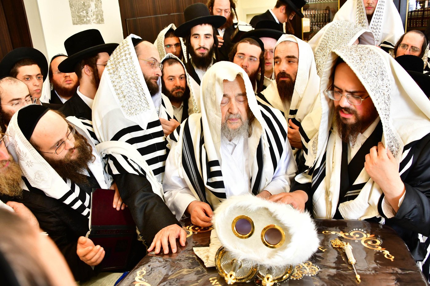 הושענא רבה אצל הגאון רבי יעקב מאיר שכטר