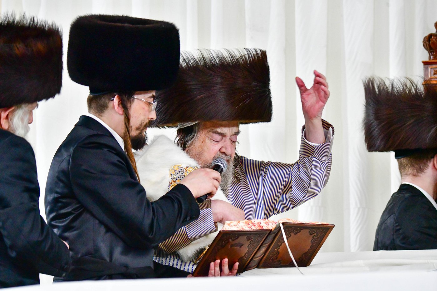הקפות שניות אצל הגאון רבי יעקב מאיר שכטר