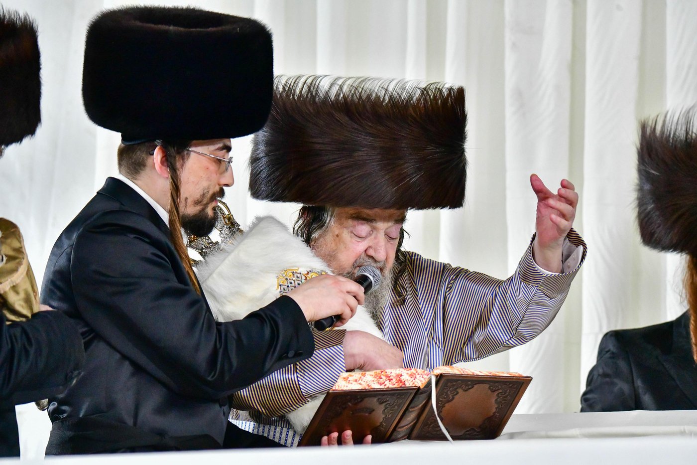 הקפות שניות אצל הגאון רבי יעקב מאיר שכטר