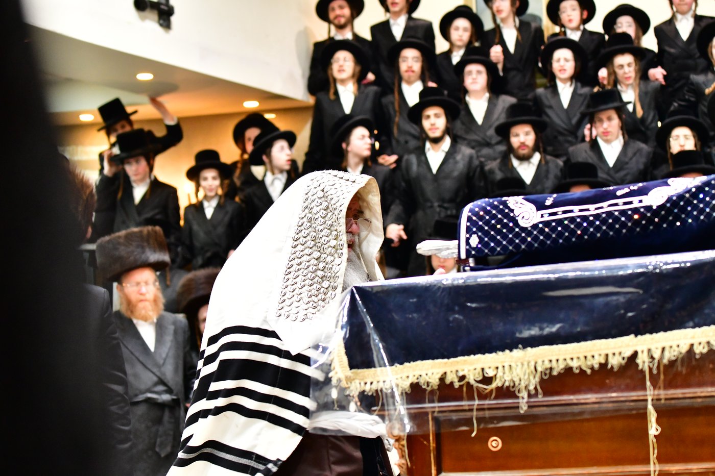 חג הסוכות בחצר הקודש קרעטשניף ירושלים | צילום: שוקי לרר, אברומי בערגער