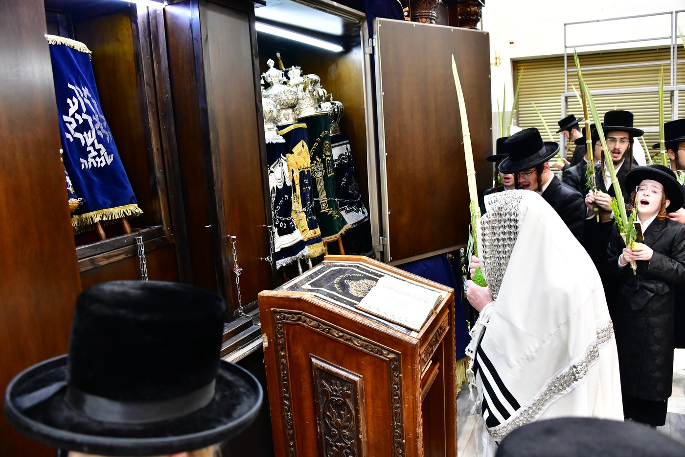 חג הסוכות בחצר הקודש קרעטשניף ירושלים | צילום: שוקי לרר, אברומי בערגער