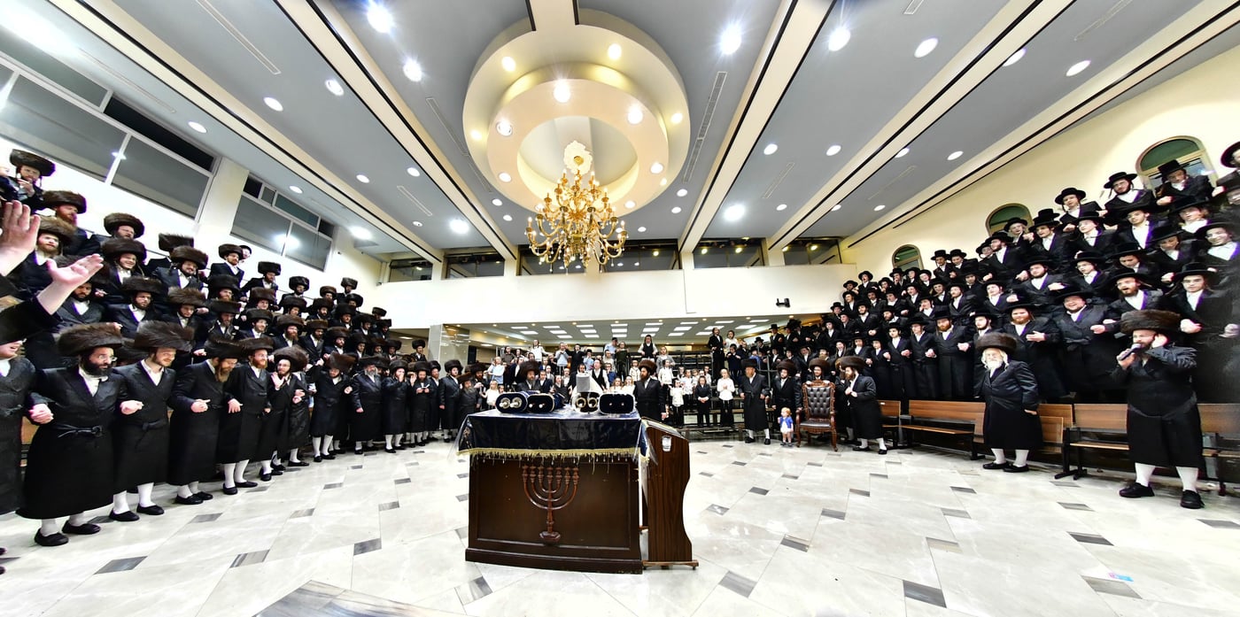 חג הסוכות בחצר הקודש קרעטשניף ירושלים | צילום: שוקי לרר, אברומי בערגער