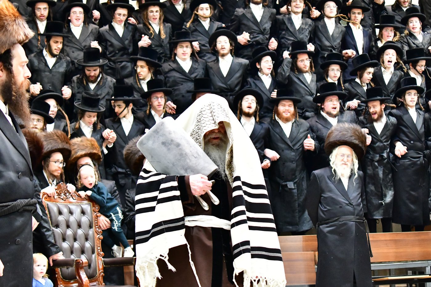 חג הסוכות בחצר הקודש קרעטשניף ירושלים | צילום: שוקי לרר, אברומי בערגער