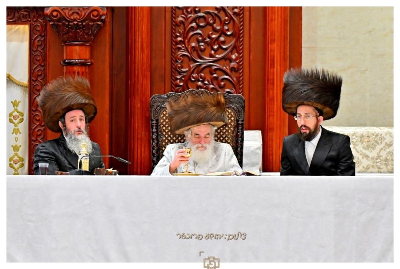 סוכות בחצר הקודש ויז'ניץ | צילום: יהושע פרוכטר