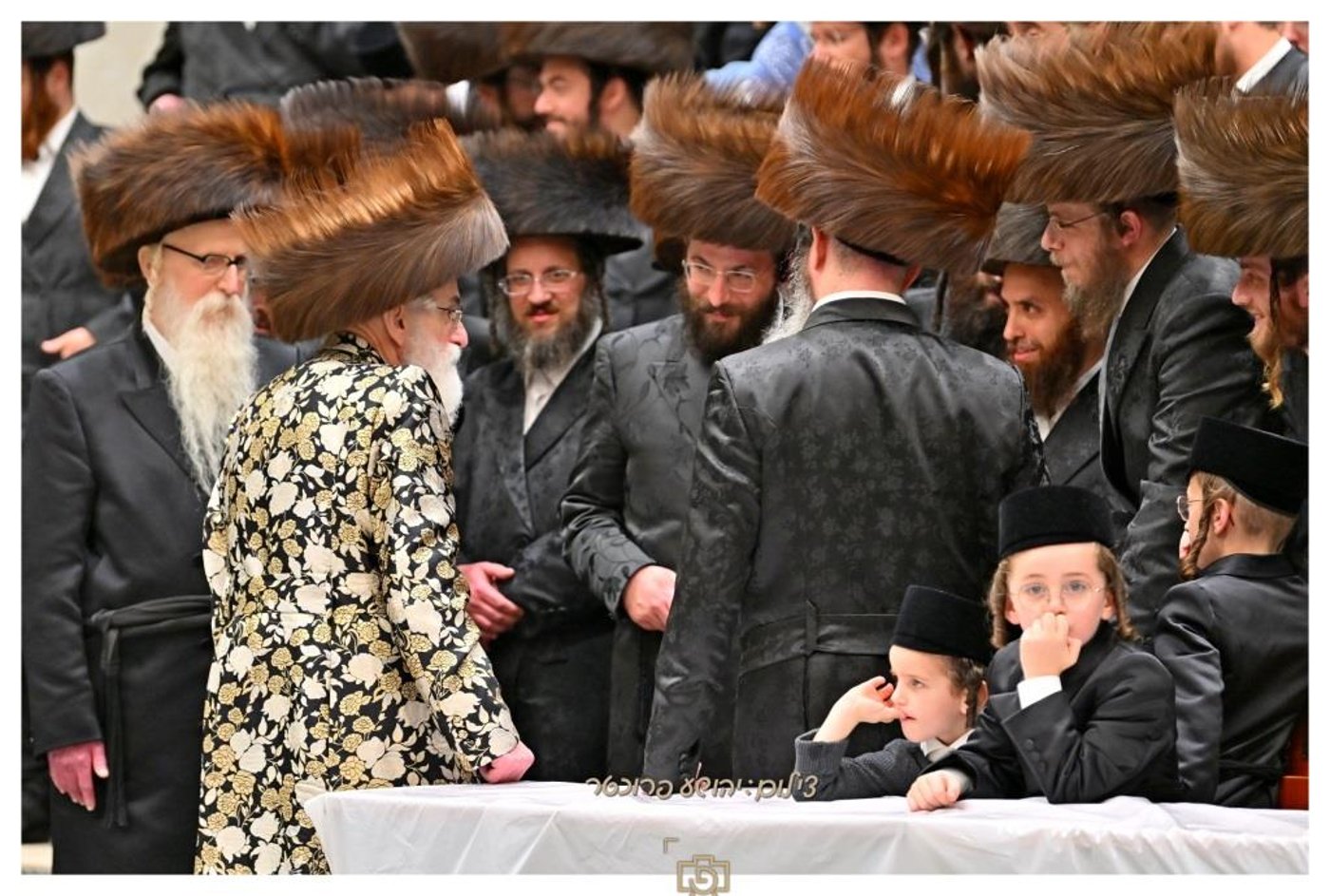 סוכות בחצר הקודש ויז'ניץ | צילום: יהושע פרוכטר