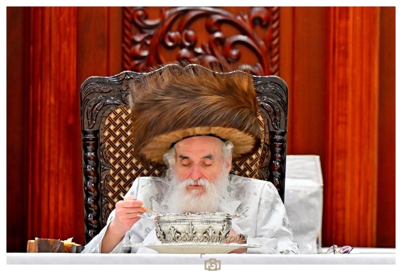 סוכות בחצר הקודש ויז'ניץ | צילום: יהושע פרוכטר