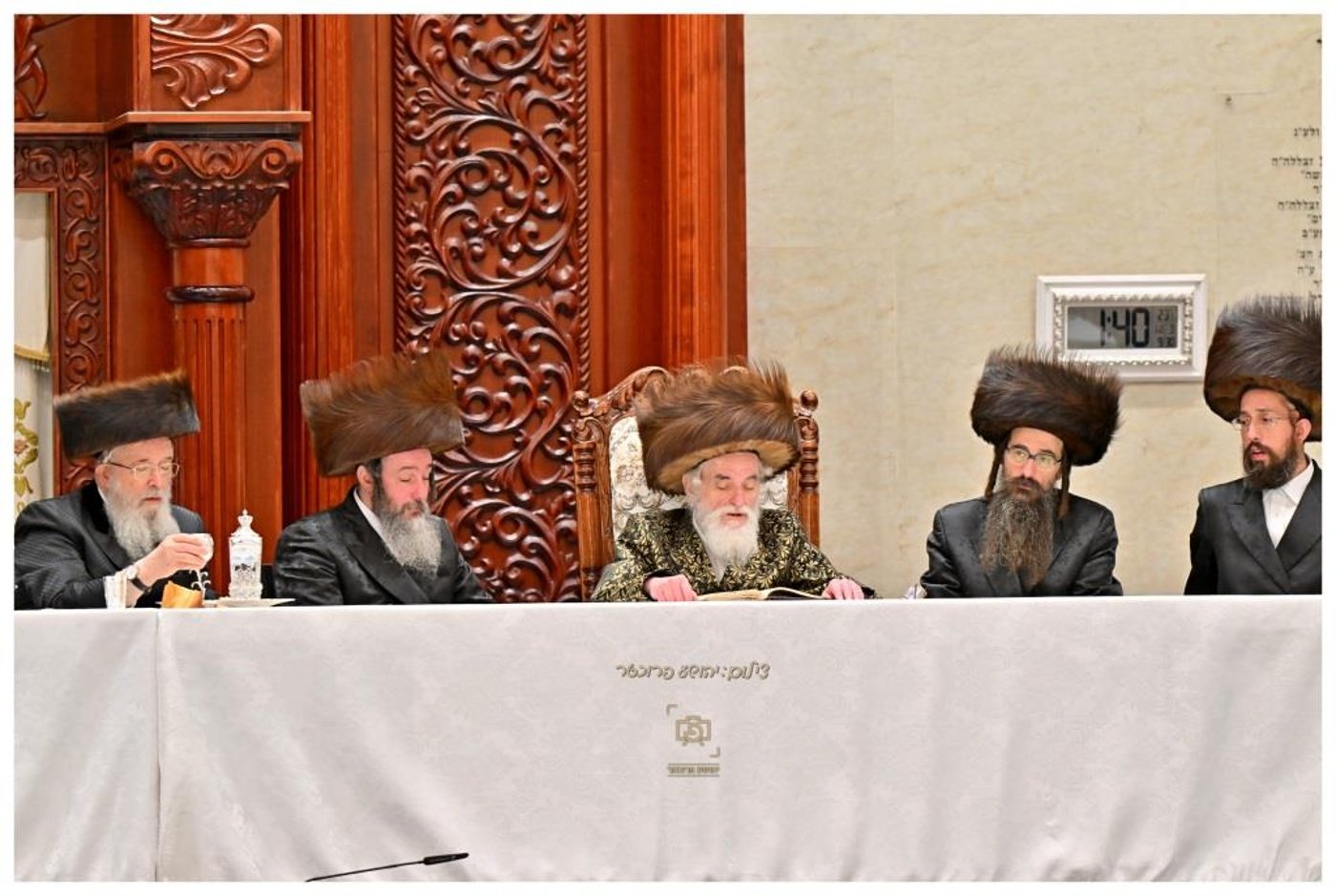 סוכות בחצר הקודש ויז'ניץ | צילום: יהושע פרוכטר