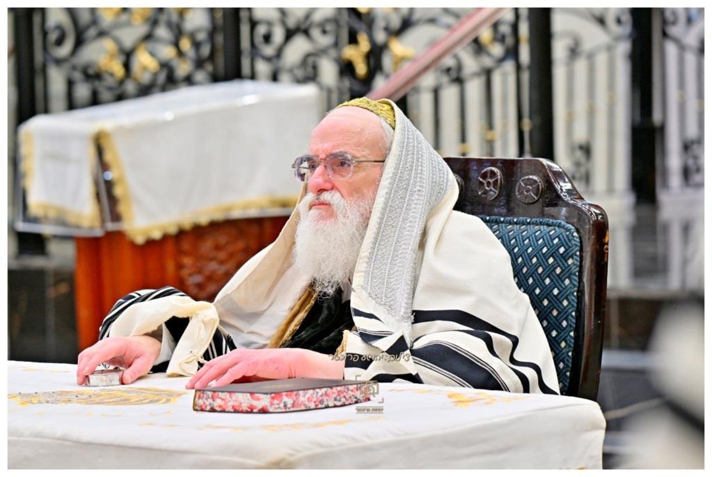 סוכות בחצר הקודש ויז'ניץ | צילום: יהושע פרוכטר