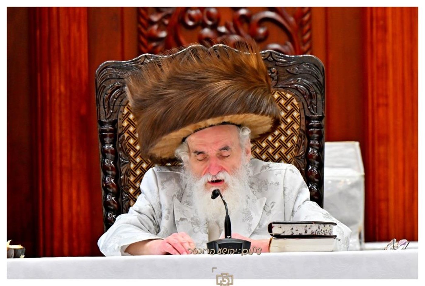 סוכות בחצר הקודש ויז'ניץ | צילום: יהושע פרוכטר