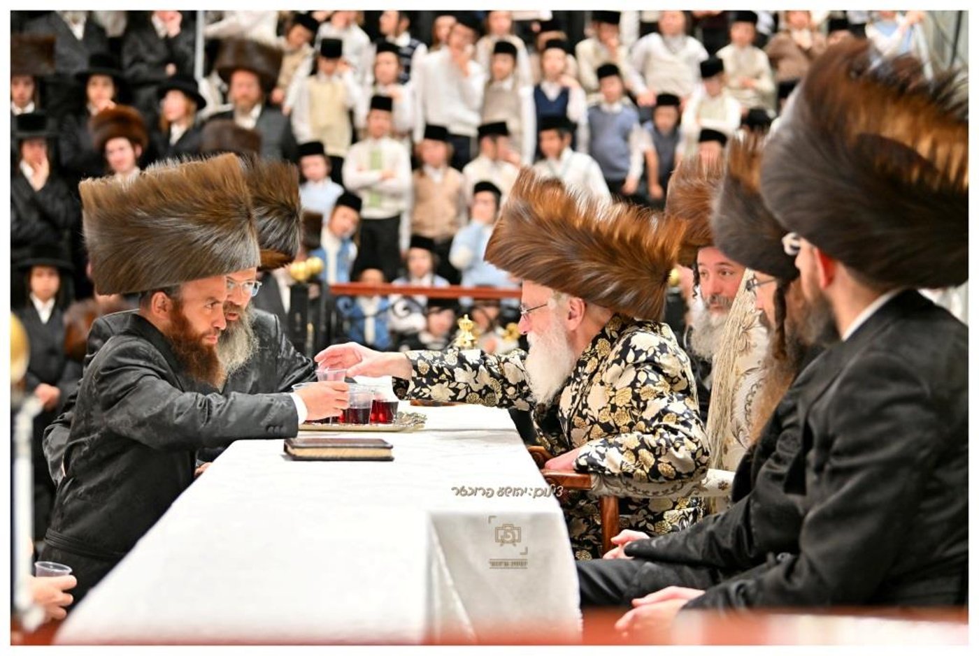 סוכות בחצר הקודש ויז'ניץ | צילום: יהושע פרוכטר