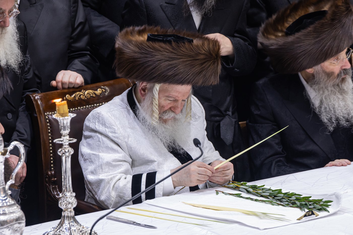 הושענא רבה בחצר הקודש באבוב | צילום: אחים לאנטשעווסקי