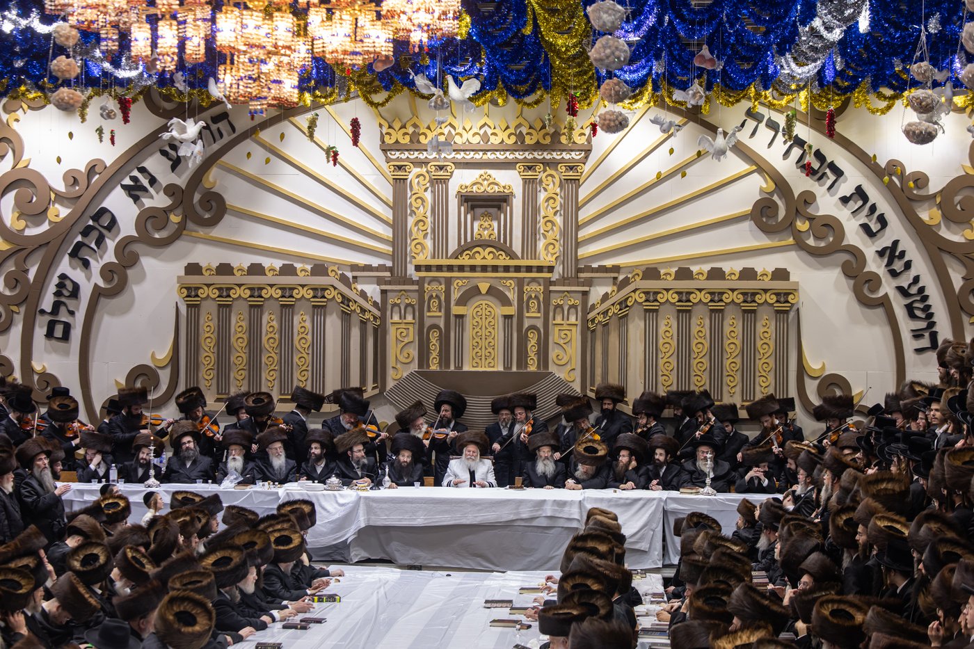 הושענא רבה בחצר הקודש באבוב | צילום: אחים לאנטשעווסקי