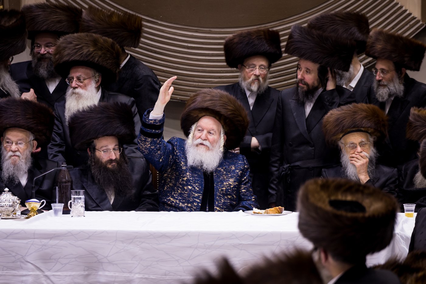 סוכות בחצר הקודש באבוב | צילום: אחים לאנטשעווסקי