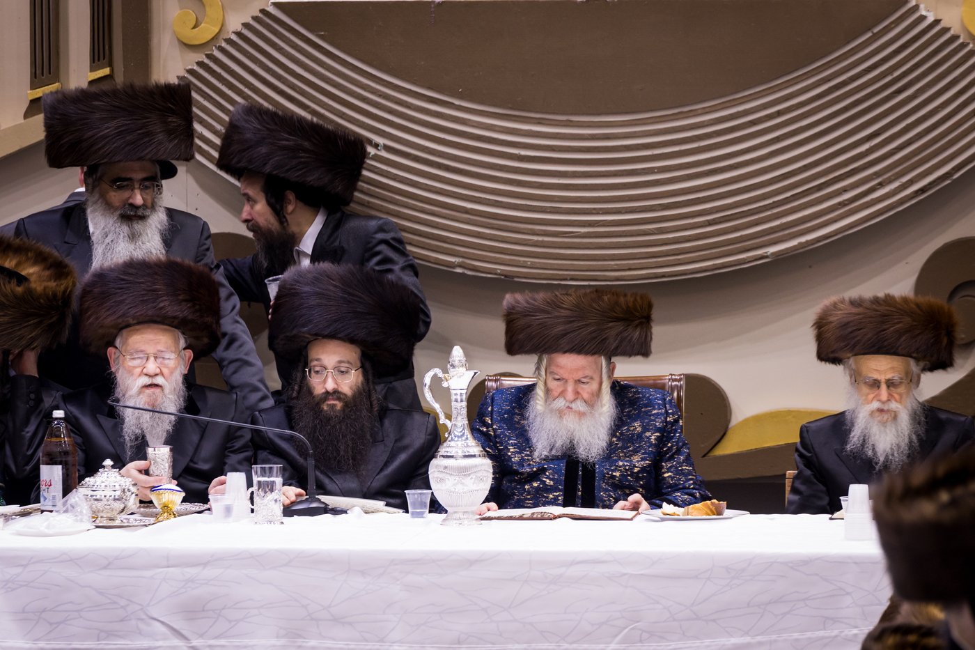 סוכות בחצר הקודש באבוב | צילום: אחים לאנטשעווסקי
