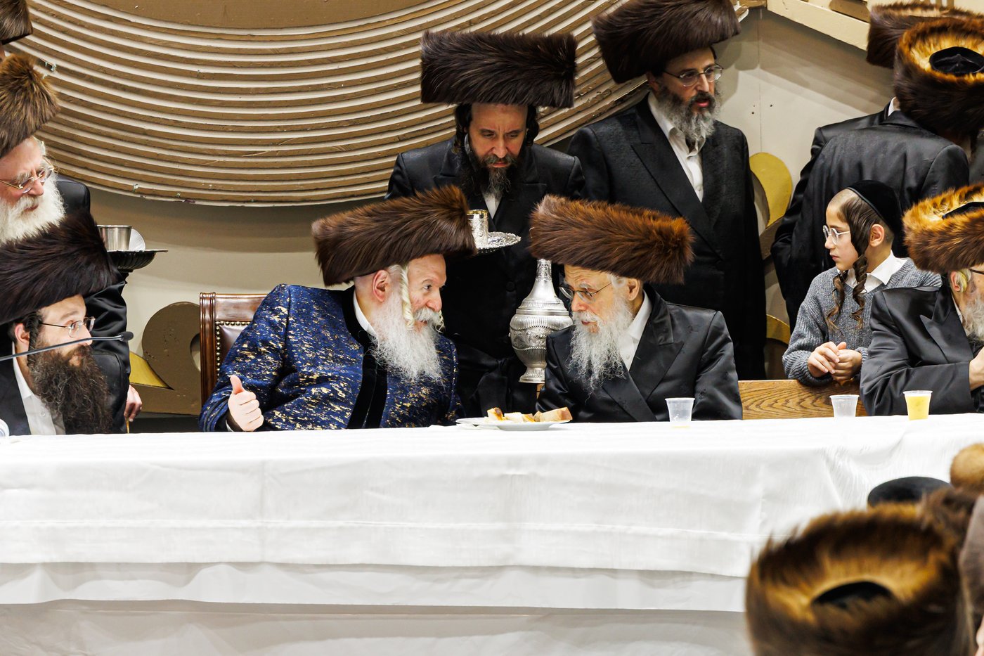 סוכות בחצר הקודש באבוב | צילום: אחים לאנטשעווסקי
