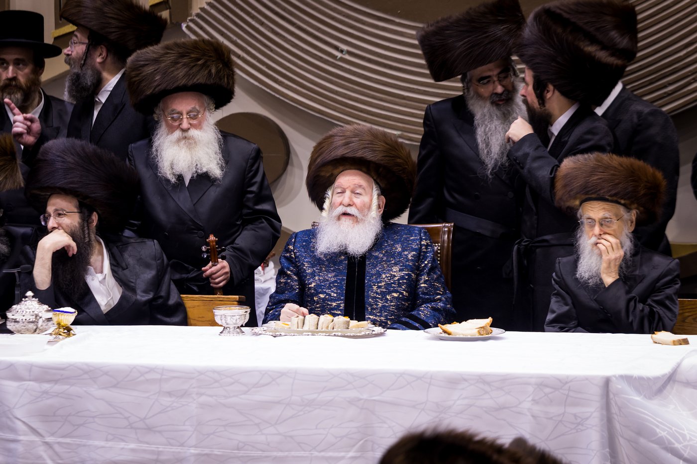 סוכות בחצר הקודש באבוב | צילום: אחים לאנטשעווסקי