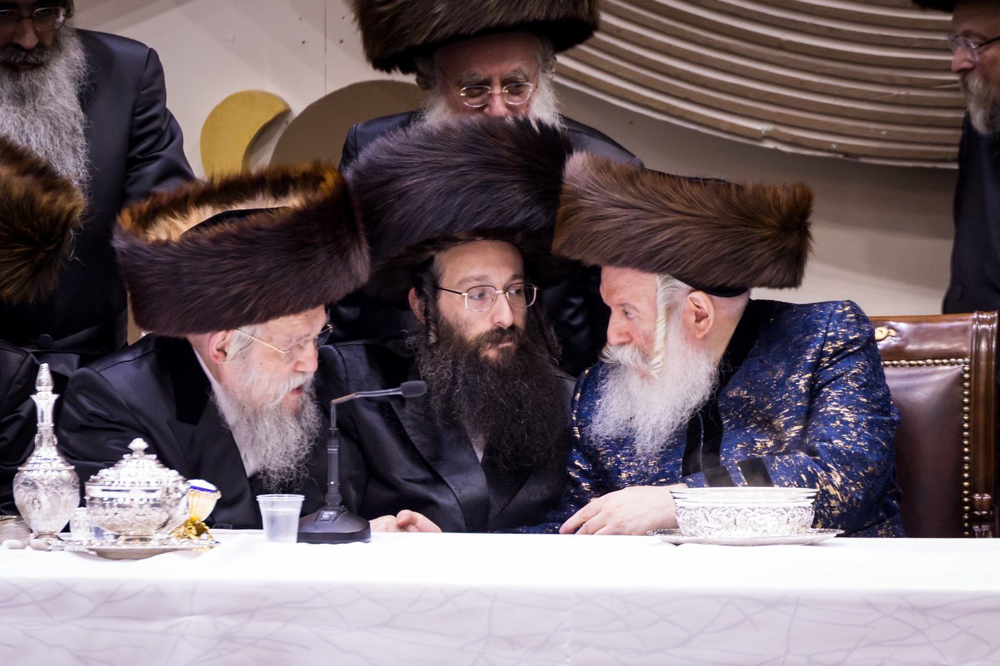 סוכות בחצר הקודש באבוב | צילום: אחים לאנטשעווסקי