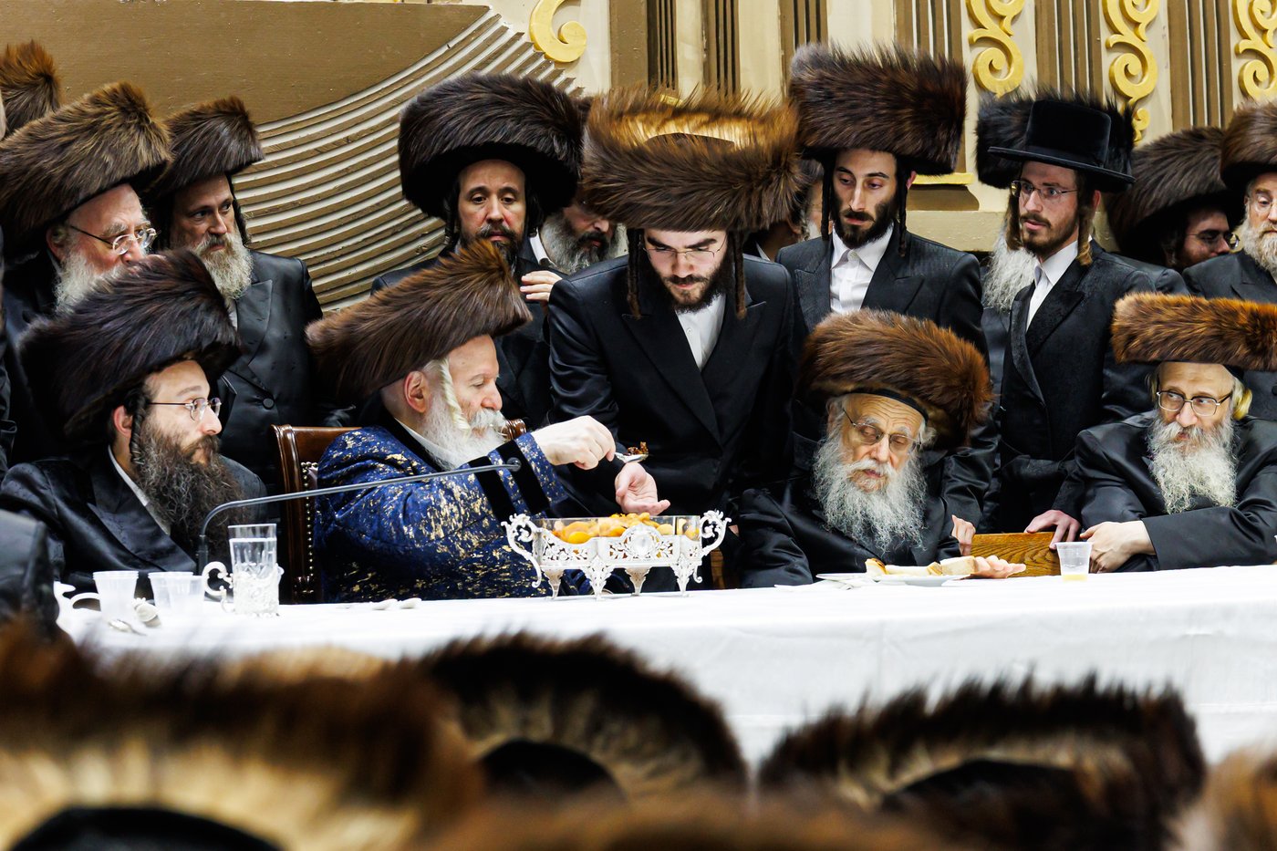 סוכות בחצר הקודש באבוב | צילום: אחים לאנטשעווסקי