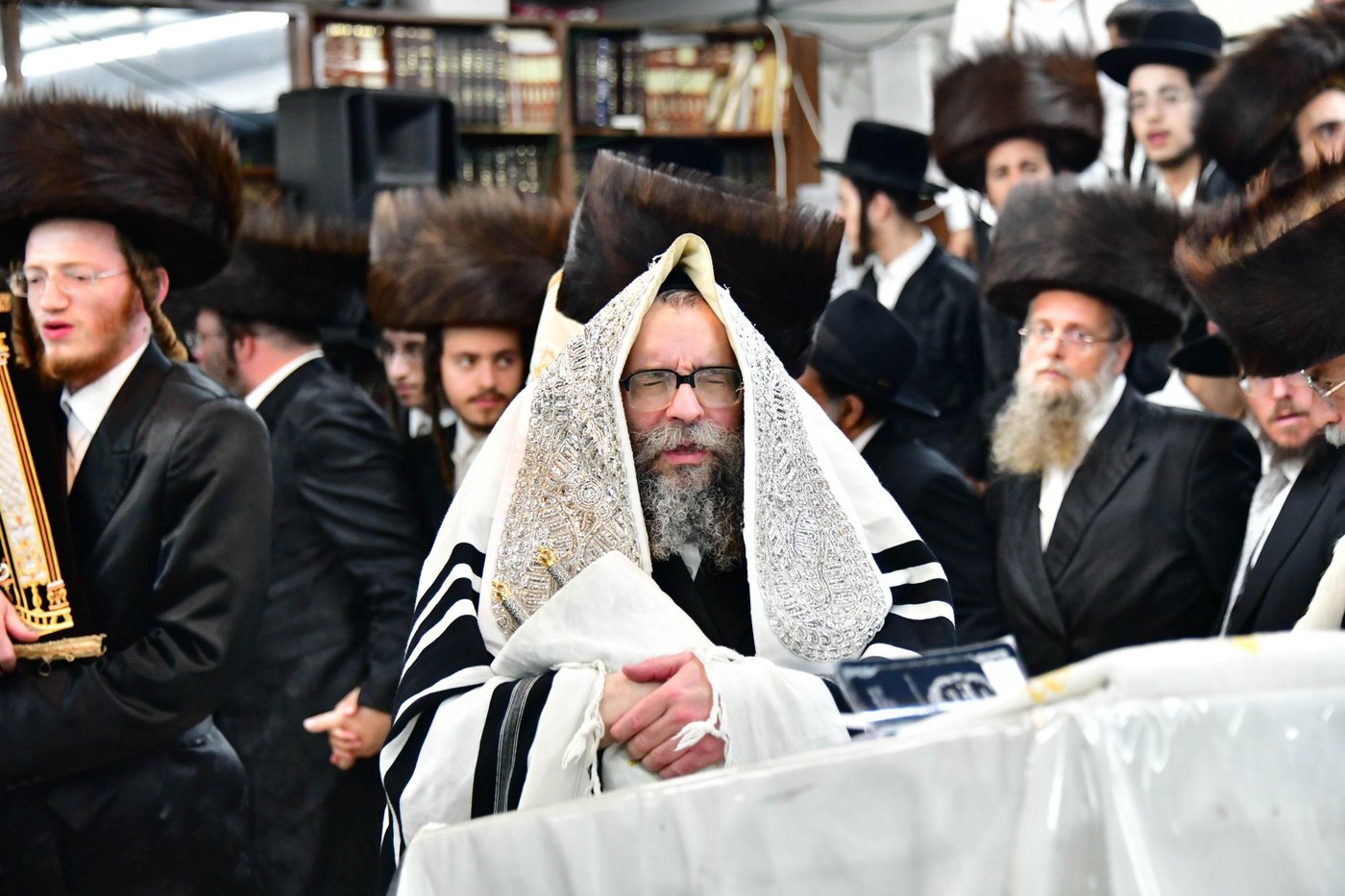 הקפות שניות בחצר הקודש סקולען ירושלים | צילום: שוקי לרר