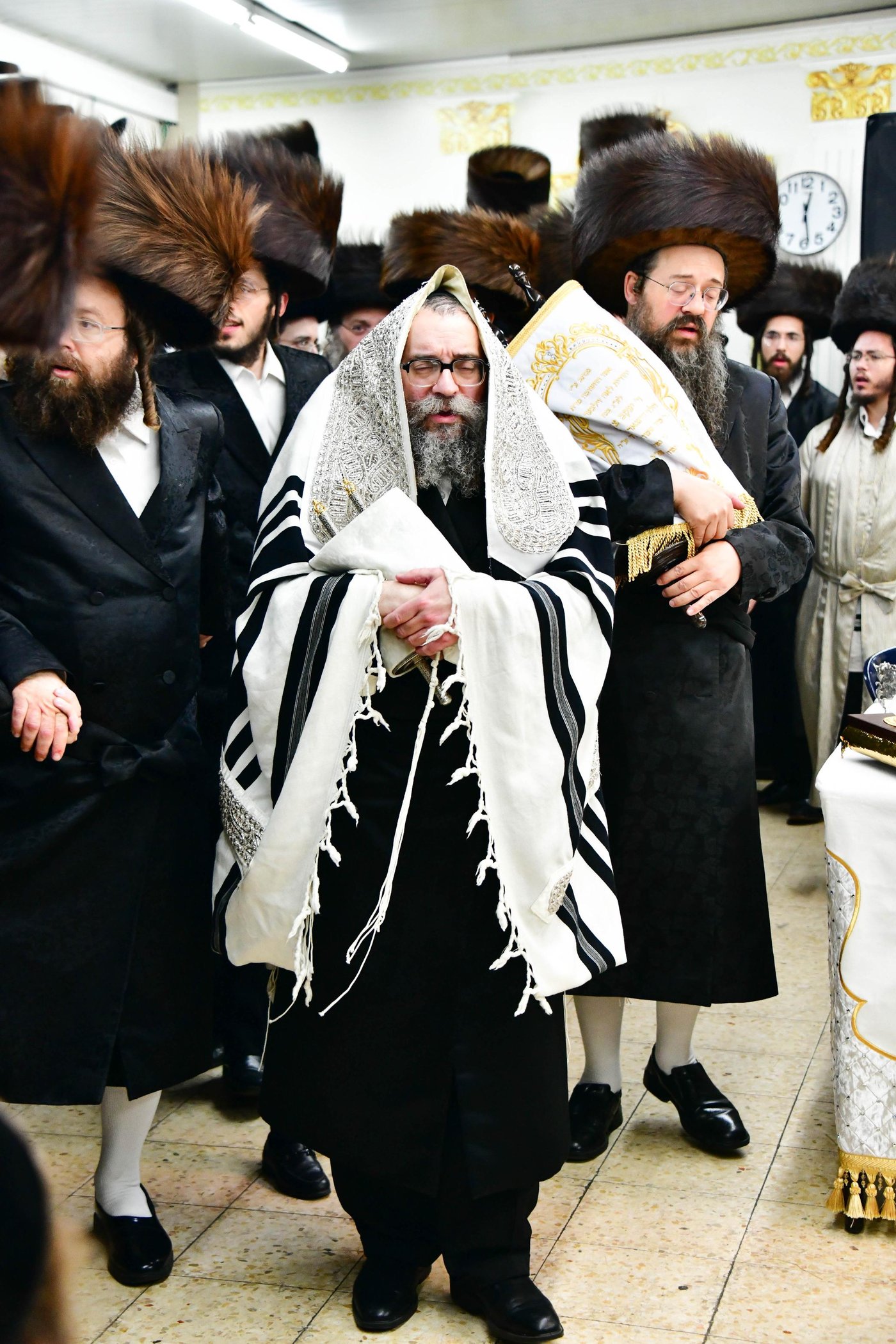 הקפות שניות בחצר הקודש סקולען ירושלים | צילום: שוקי לרר